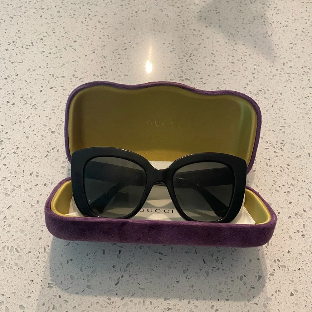 Gucci Women’s Sunglasses - Picture 1 of 3